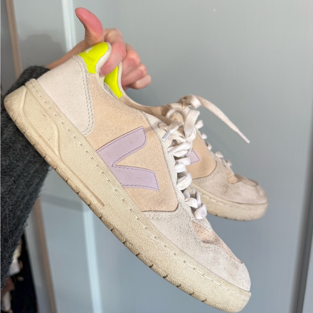 Veja Women's Cream and Yellow Sneakers
